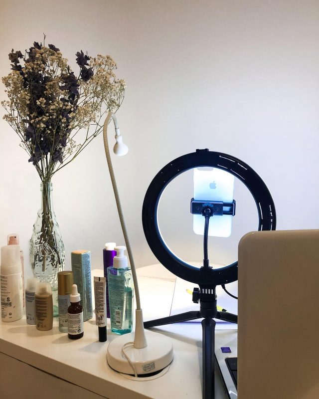 Día de teleconsultas terminado ✨ Cada vez sois más los que estáis viniendo a consulta y estoy feliz por ello. Me encanta conoceros y ayudaros en todo lo que pueda. #salud #piel #amartutrabajo #farmaceuticaonline #teleconsultas #cuidarseconi